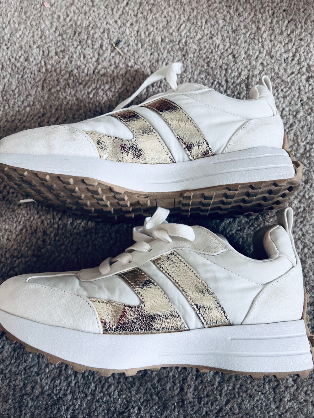 J/SLIDES White Sneakers with Metallic Gold Stripes
